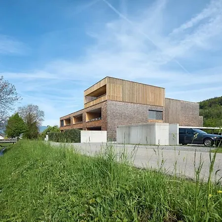 Lägenhet Gartenwohnung In Praemierter Wohnanlage